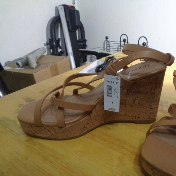 Torrid Square Toe Strappy Wedge Sz 13 - Picture 2 of 7